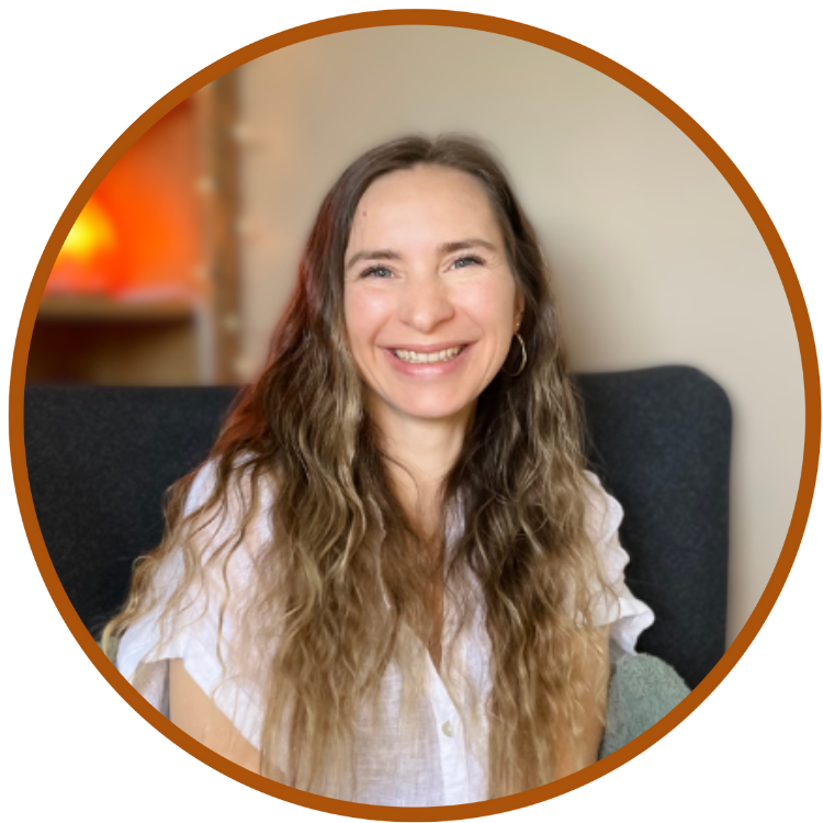A profile photo of a woman